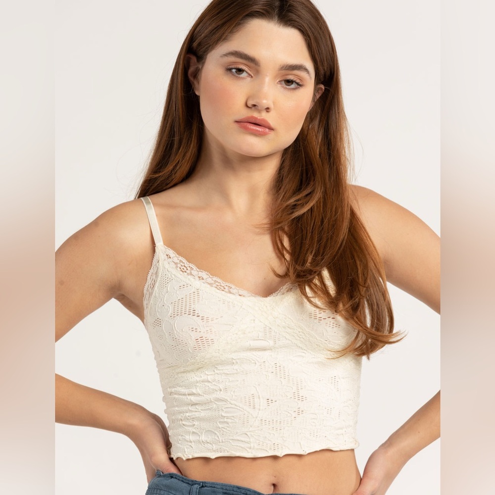 NWOT Urban Outfitters Seamless Lace Cami